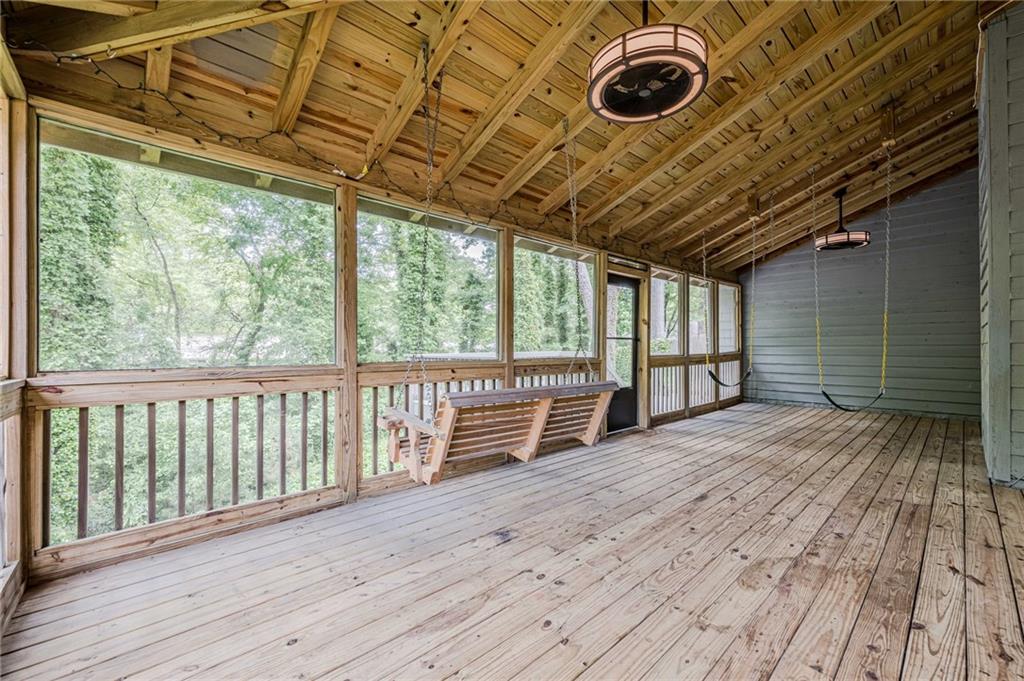 9985 Lake Forest Way, Roswell, Georgia image 29