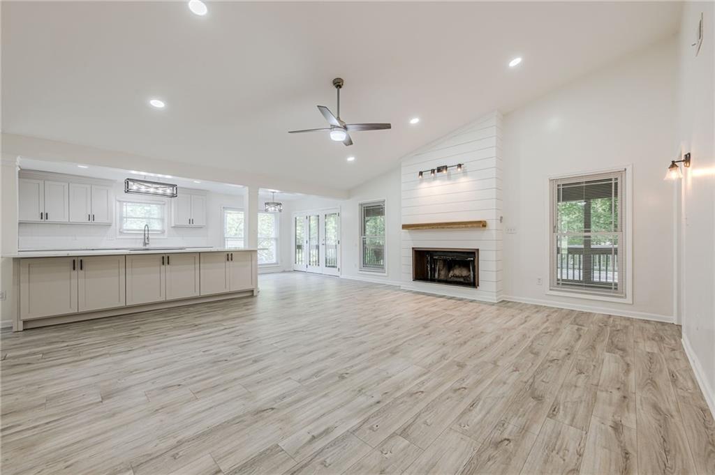 9985 Lake Forest Way, Roswell, Georgia image 2