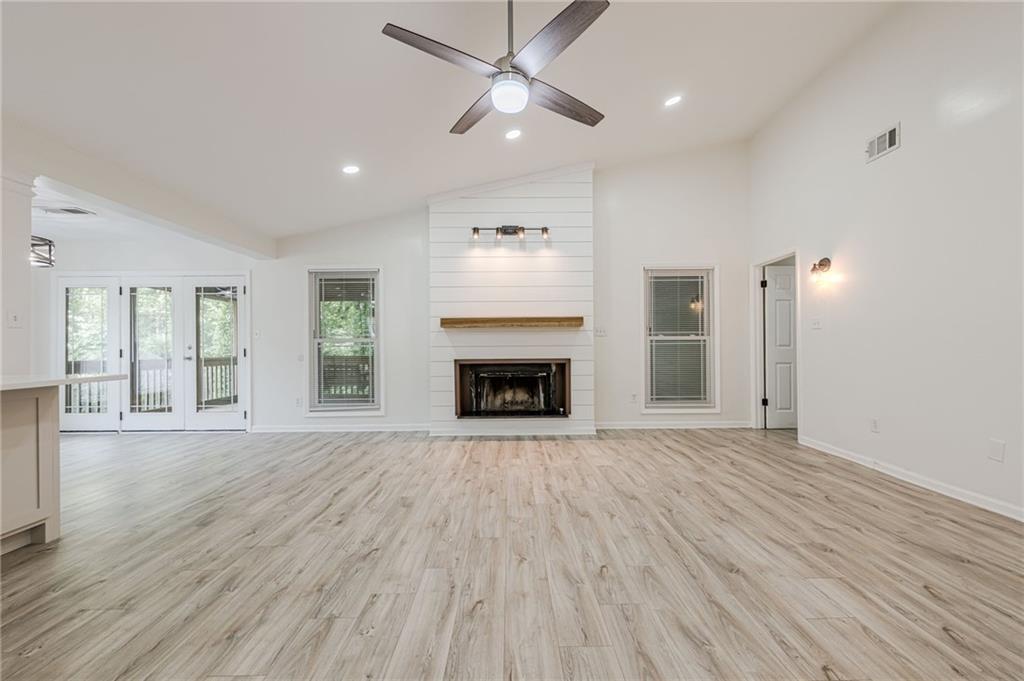 9985 Lake Forest Way, Roswell, Georgia image 3