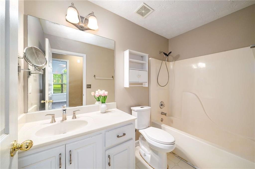 1978 Elmwood Circle, Snellville, Georgia image 27