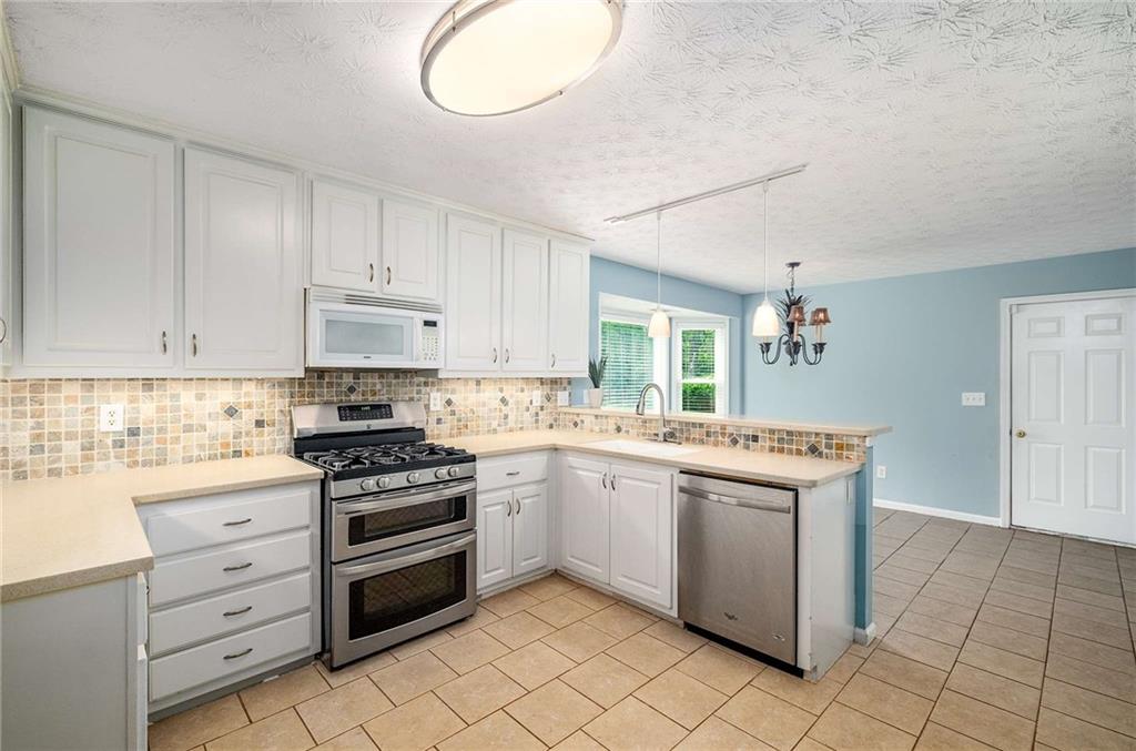 1978 Elmwood Circle, Snellville, Georgia image 11