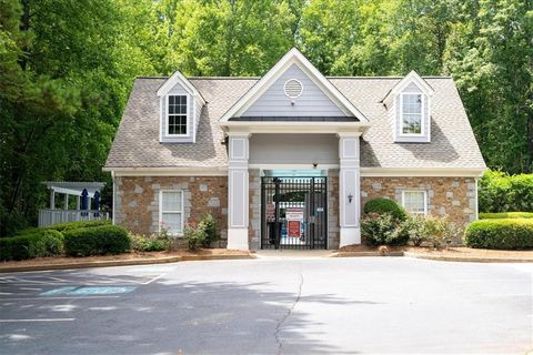 A home in Dacula