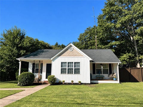 Homes For Sale - 43 Hood Street<br/> Jackson County, Commerce, GA 30529