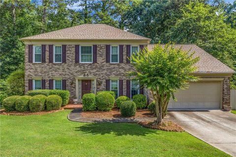 Homes For Sale - 4990 Agate Drive<br/> Alpharetta, GA 30022