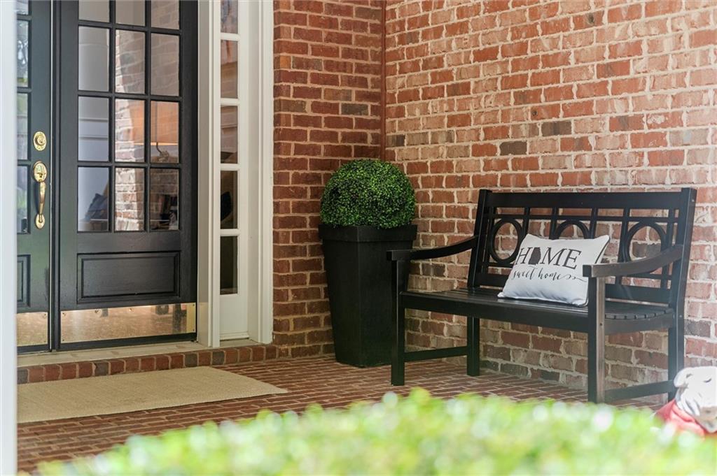 4905 Village Green Drive, Roswell, Georgia image 2