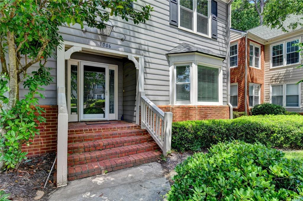 1006 Camden Court