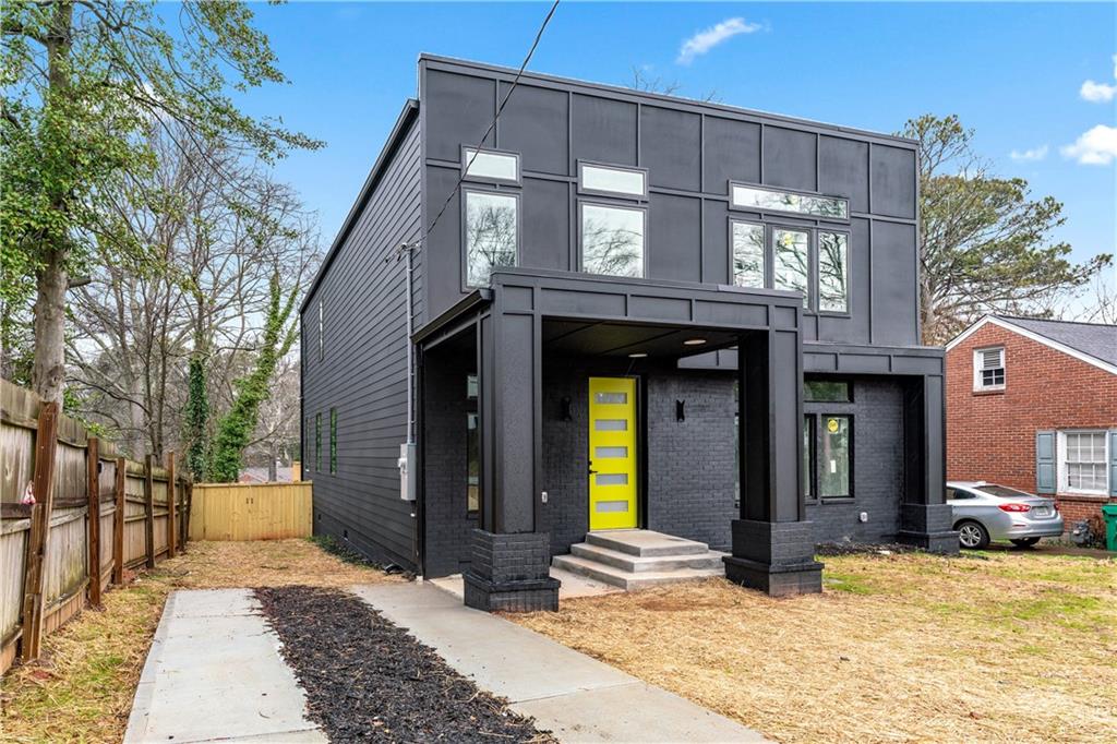 2402 Lynn Iris Drive