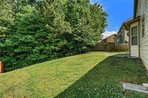 A home in Fairburn