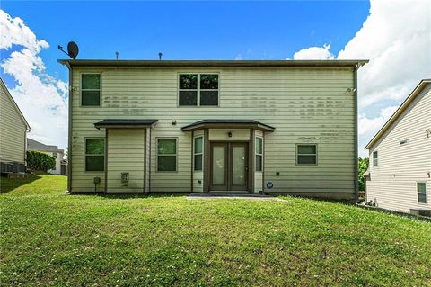 A home in Fairburn