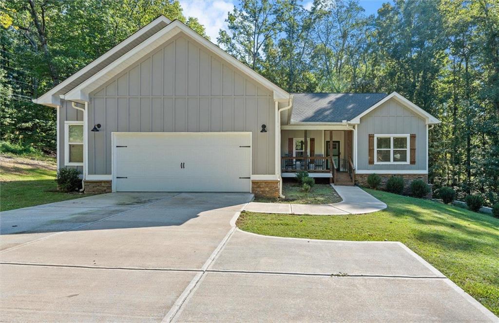3104 Lakeview Parkway