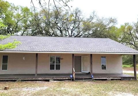 A home in Baxley