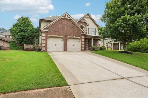 Homes For Sale - 4930 Roosevelt Circle<br/> Cumming, GA 30040