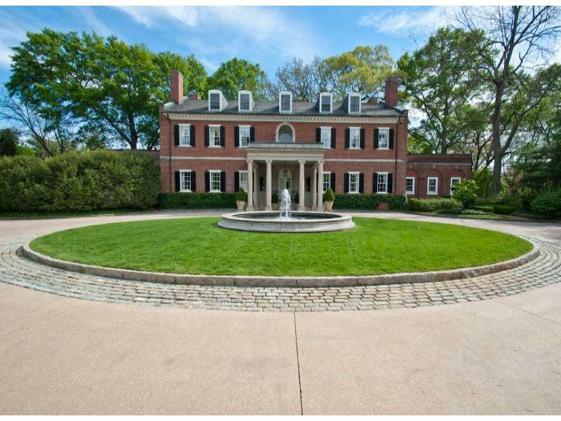 OPPORTUNITY!!! UNBELIEVABLE PRICE FOR THIS GLORIOUS ESTATE!! Priced to sell: Gorgeous home, high ceilings. Flooded with natural light, fabolous details, private setting. UNDERSTATED ELEGANCE AT IT'S BEST!! Architecturally significate estate by Philip Shutze. 2.69 acres of mature hardwoods. Norman Askins renovation. Co-listing agent is owner.