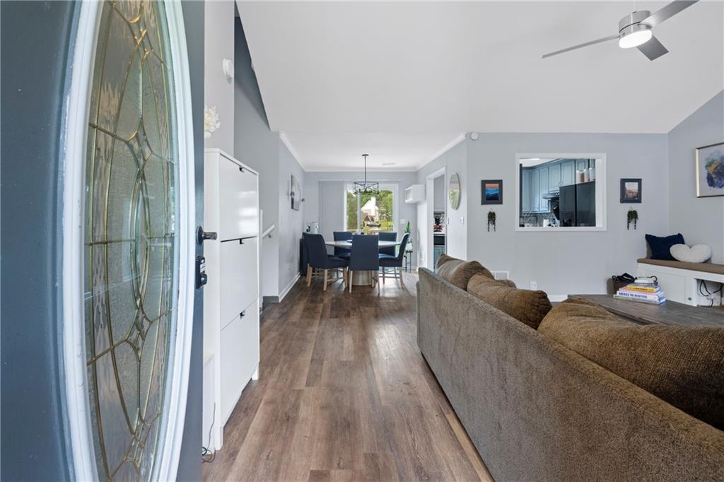 2671 Freemans Walk Path