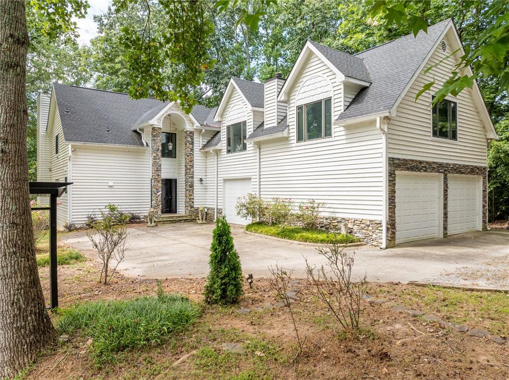 452 Brookwood Drive W