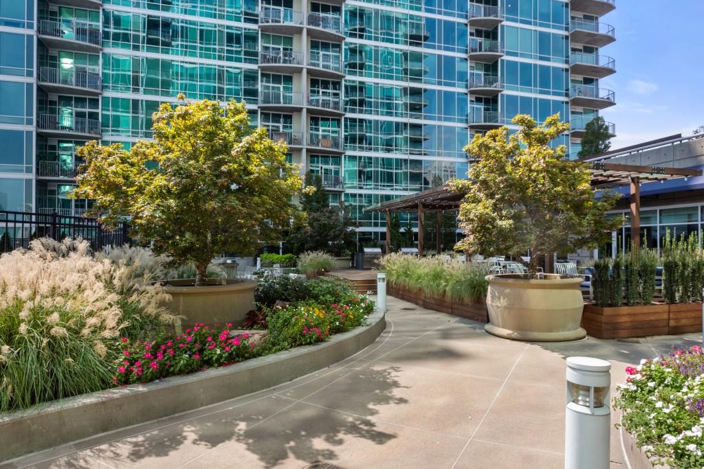 METROPOLIS - Residential