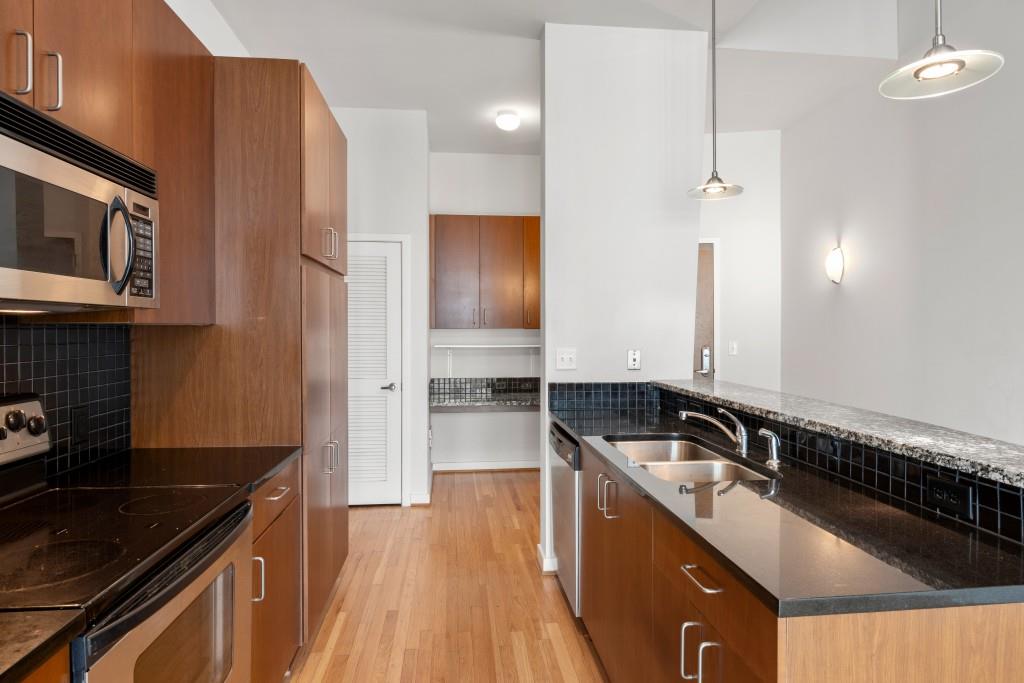 METROPOLIS - Residential