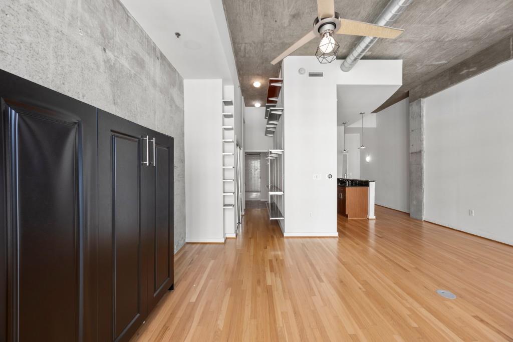 METROPOLIS - Residential