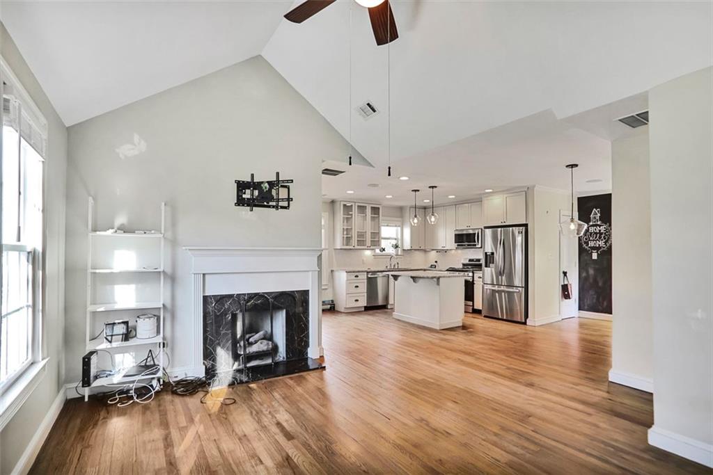 355 DEERING Road NW
