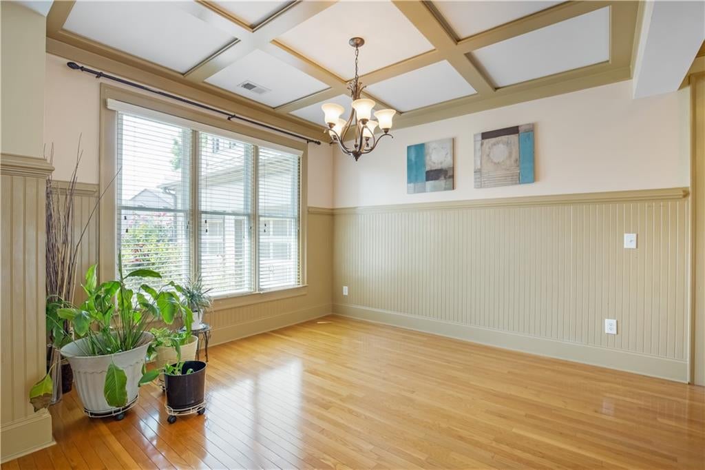 5 Eastview Court SE