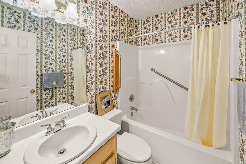 Laurel Lake - Residential