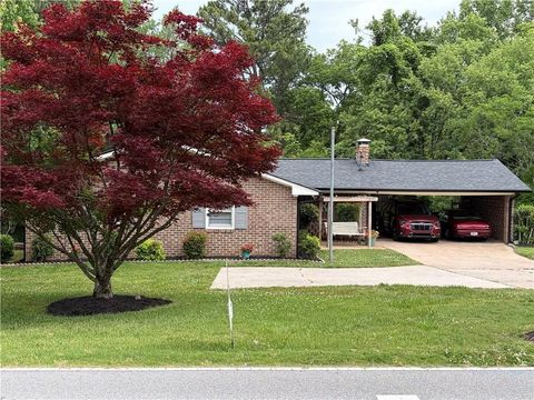Homes For Sale - 344 Holly Drive<br/> Gainesville, GA 30501