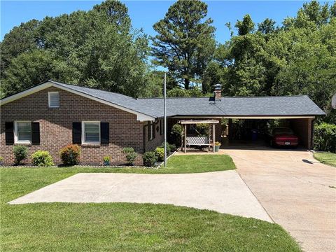 Homes For Sale - 344 Holly Drive<br/> Gainesville, GA 30501