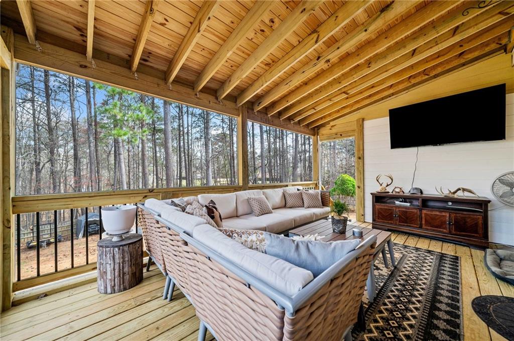 4204 Rockpoint Drive, Kennesaw, Georgia image 13