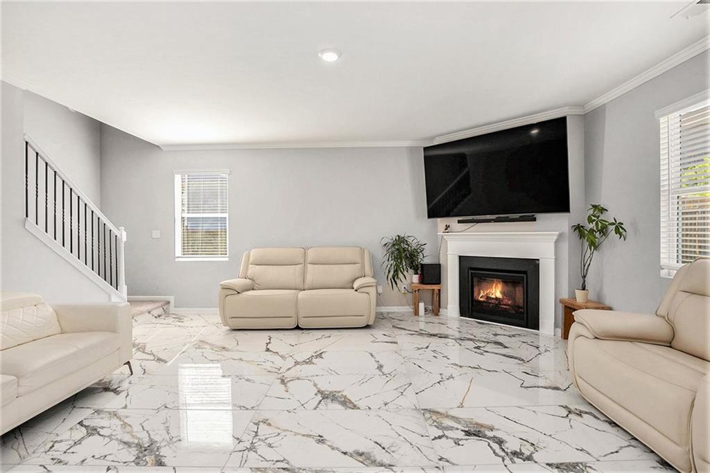 413 HUNTLEIGH SHORES Lane