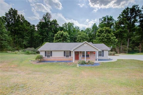 Homes For Sale - 2968 Sky Lake Circle<br/> Gainesville, GA 30506