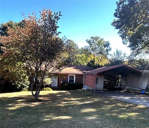 Photo of 2264 Mark Trail, Decatur, GA 30032 (MLS # 7692279)