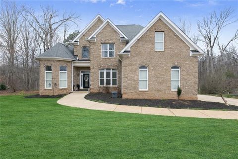 Homes For Sale - 318 Waterford Circle<br/> Cornelia, GA 30531