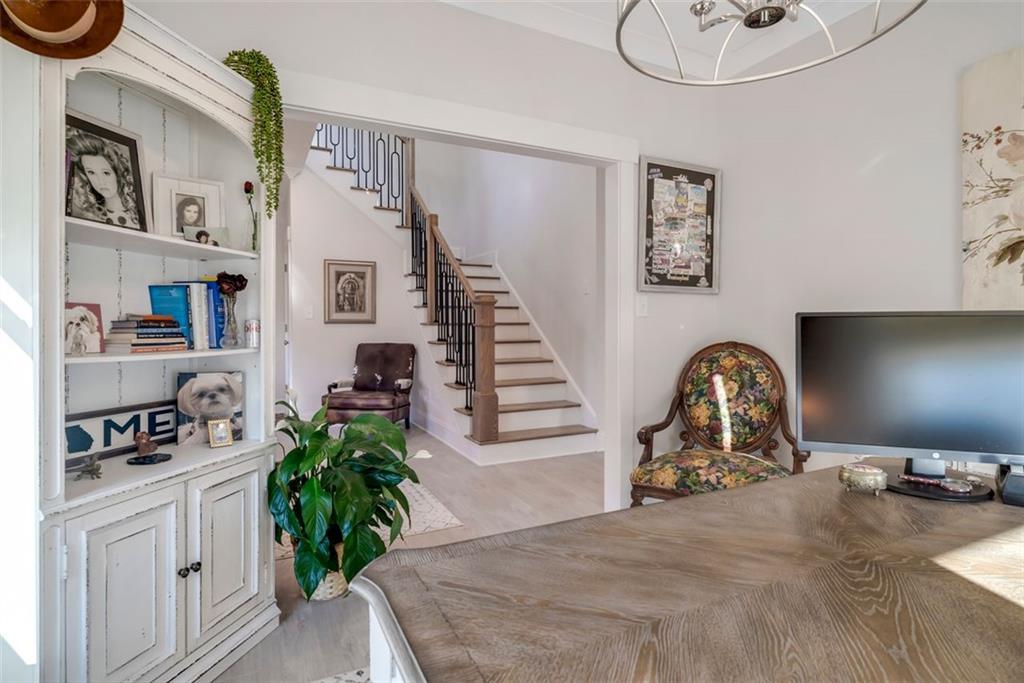 564 OLD AIRPORT Road