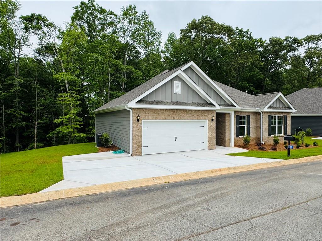 132 Golden Oaks Drive, Hartwell, Georgia image 3