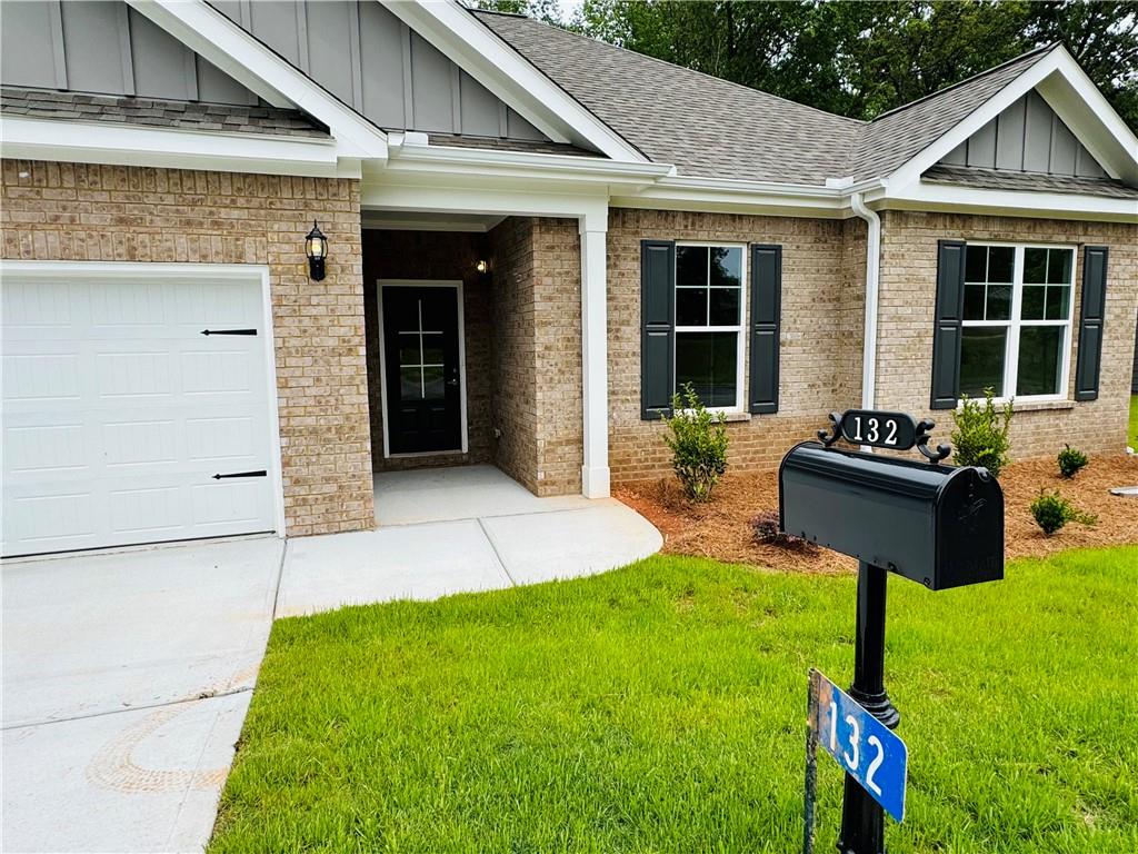 132 Golden Oaks Drive, Hartwell, Georgia image 2