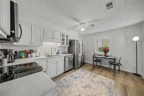 Condo For Sale - 2911 Ironwood Road<br/> Marietta, GA 30067