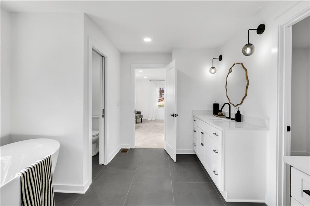 HOLLY HILLS ESTATES - Residential
