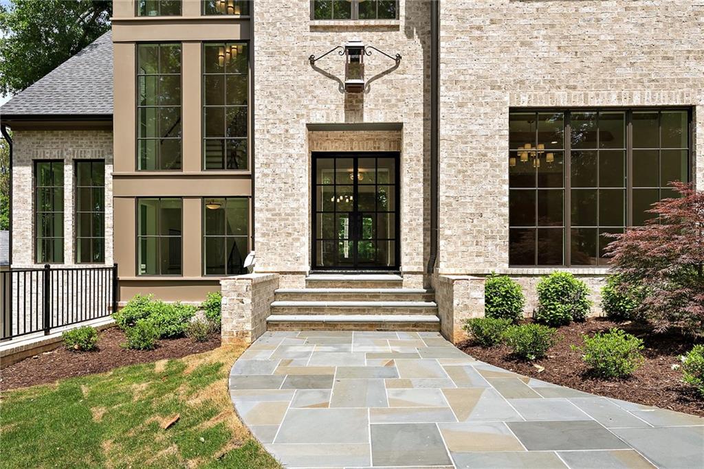 95 Blackland Road NW