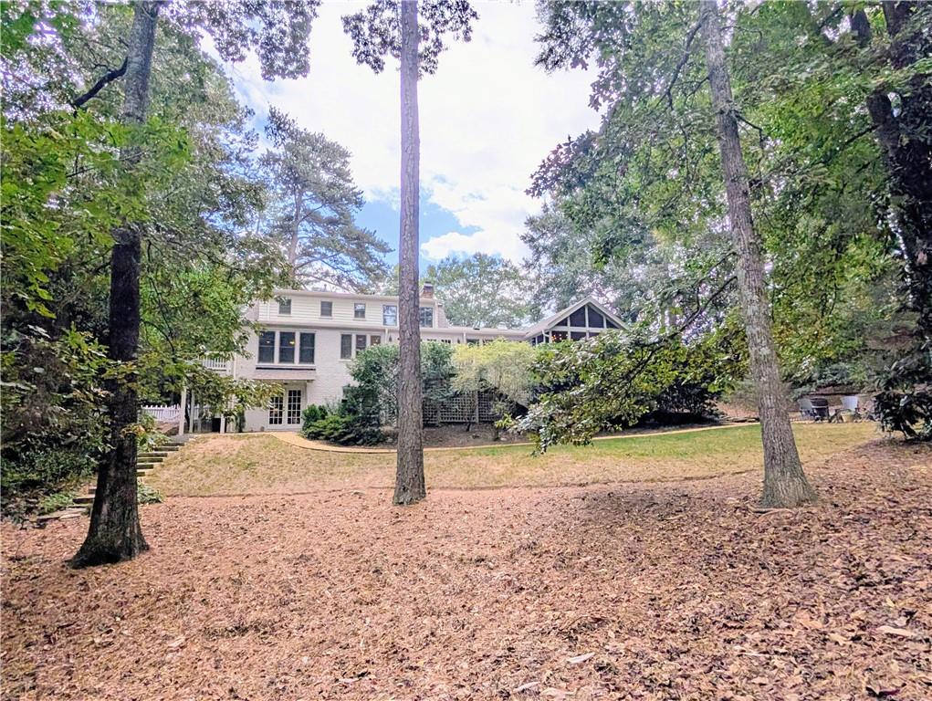 4220 Exeter Close NW