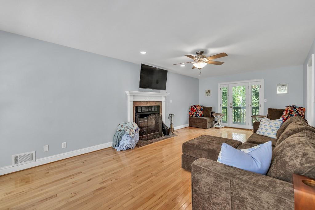 1972 Tanglewood Drive, Snellville, Georgia image 11