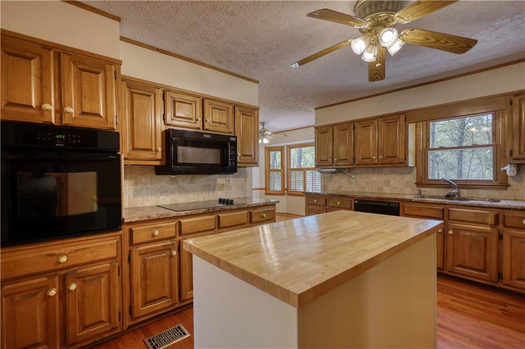 4814 Riveredge Cove, Snellville, Georgia image 10
