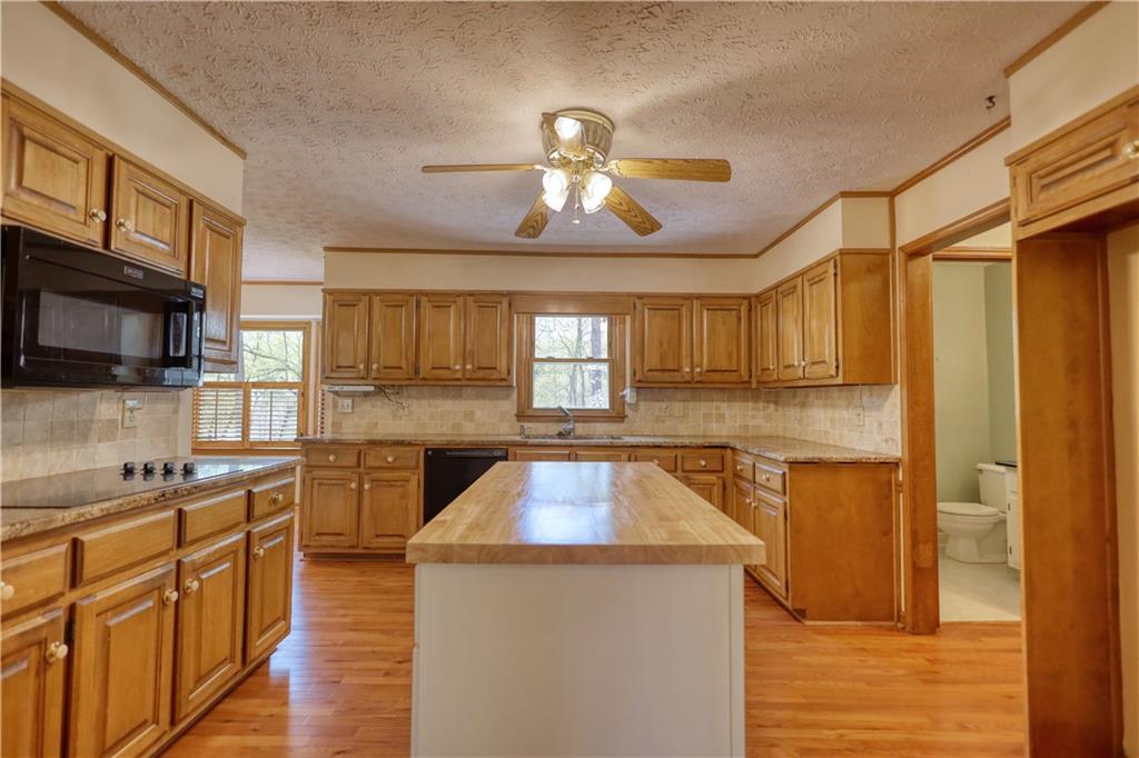 4814 Riveredge Cove, Snellville, Georgia image 9