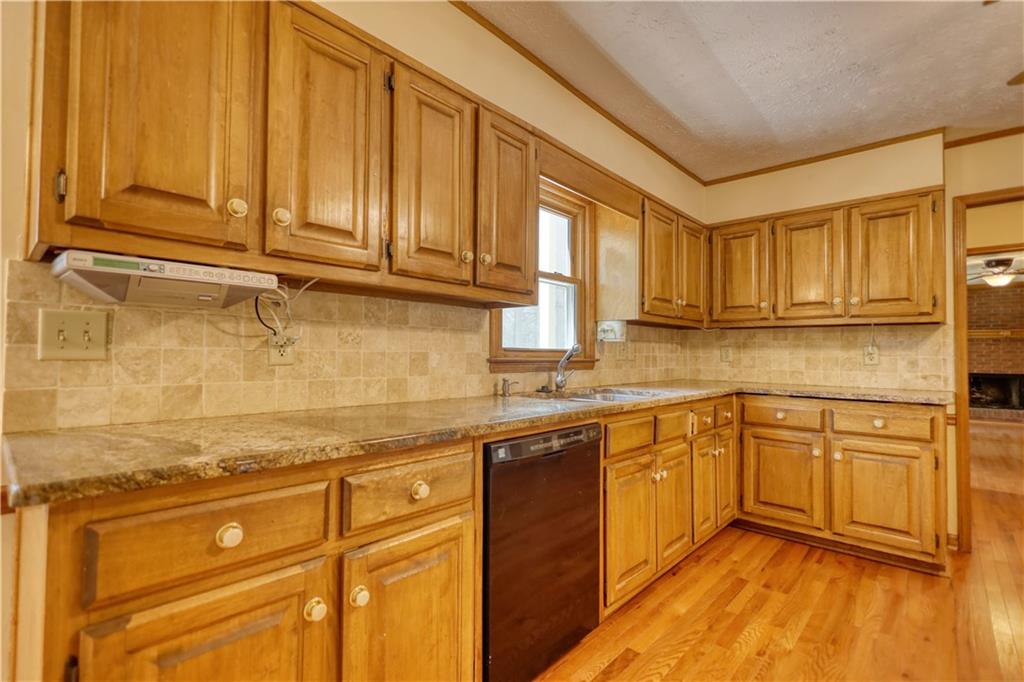 4814 Riveredge Cove, Snellville, Georgia image 11