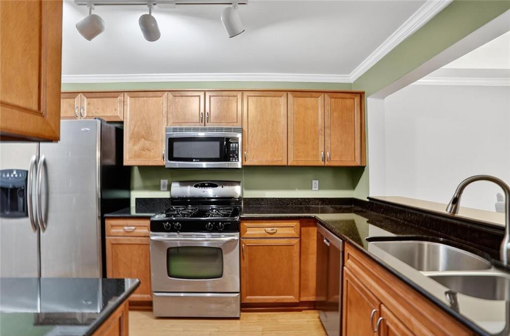 220 Renaissance Parkway NE 2204