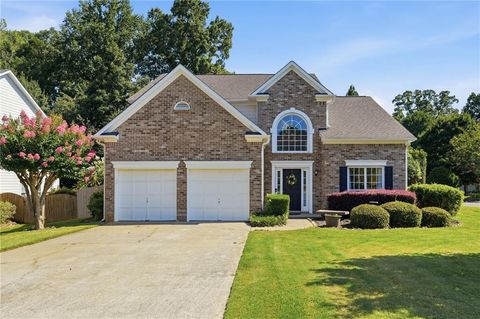 Homes For Sale - 555 Kingsport Drive<br/> Alpharetta, GA 30076