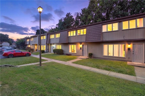 Condo For Sale - 1811 Ashborough Circle #G<br/> Marietta, GA 30067