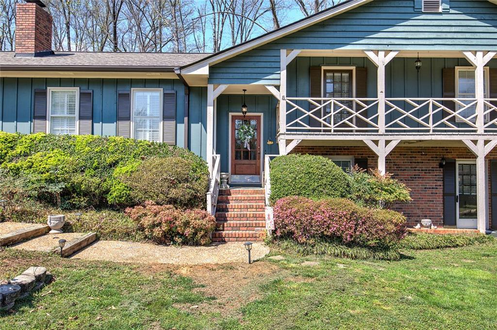 70 Oakridge Drive SE