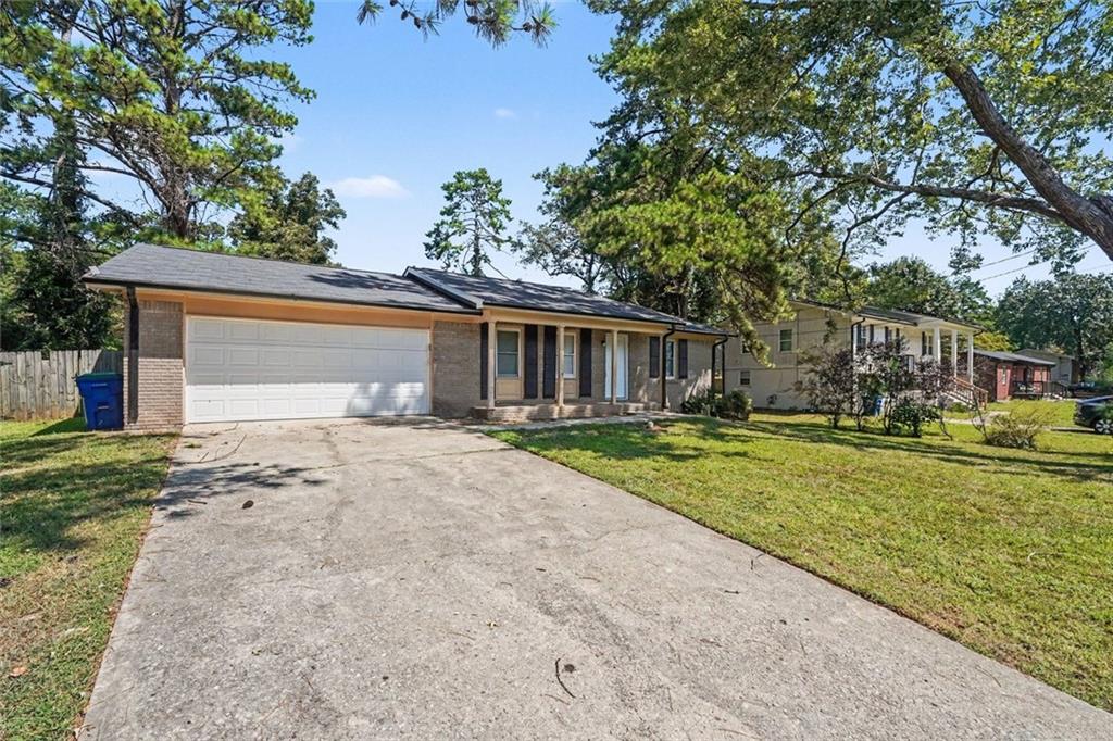 2195 Rochelle Way