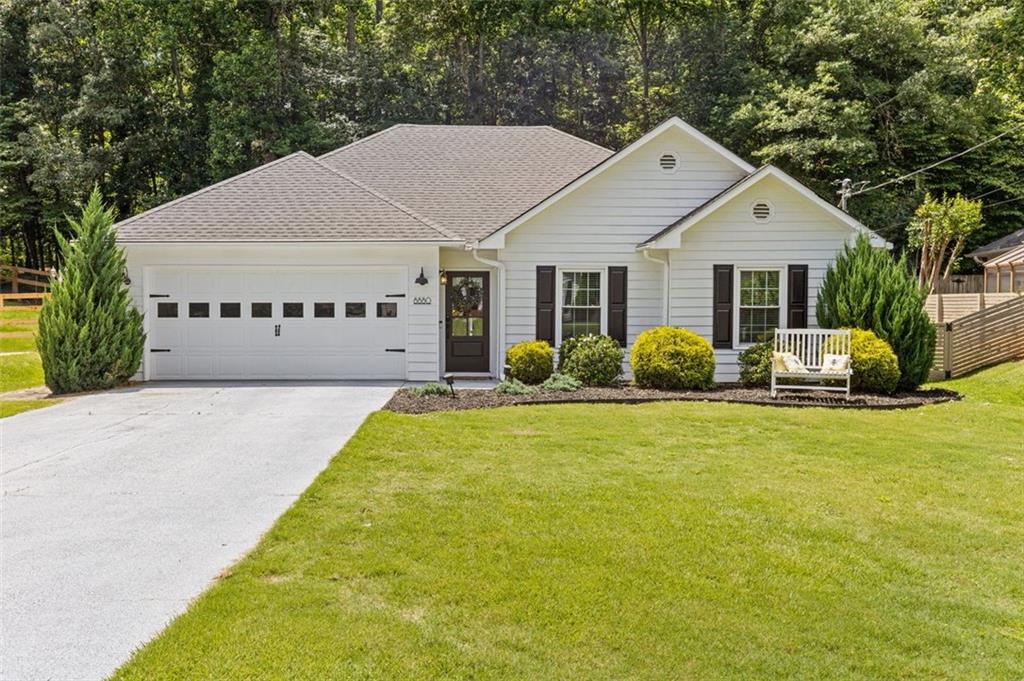 8880 Pine Tree Circle, Gainesville, Georgia image 1