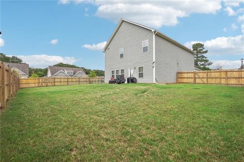 A home in Dacula